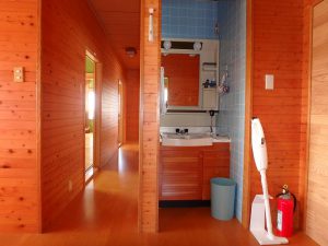 千葉県南房総市白浜町滝口の不動産、海が見える別荘・保養所、海一望、トイレの前には洗面