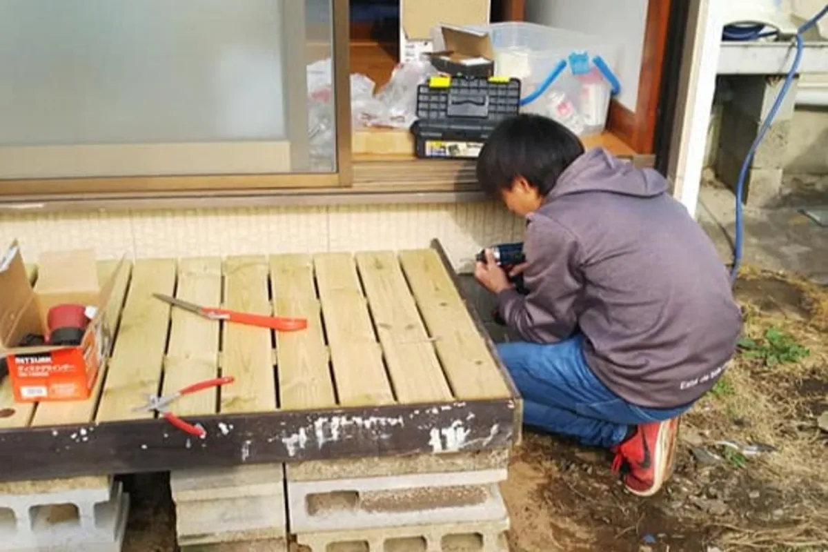 【息子さんと一緒にウッドデッキを作りました】