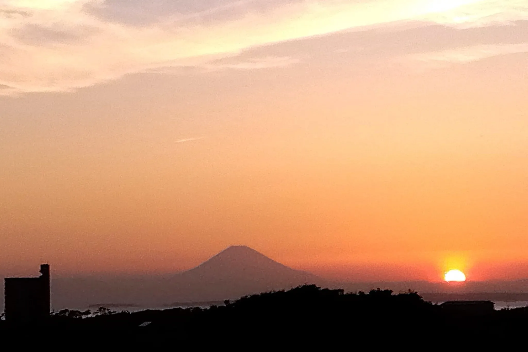 【家の中から富士山が見える】